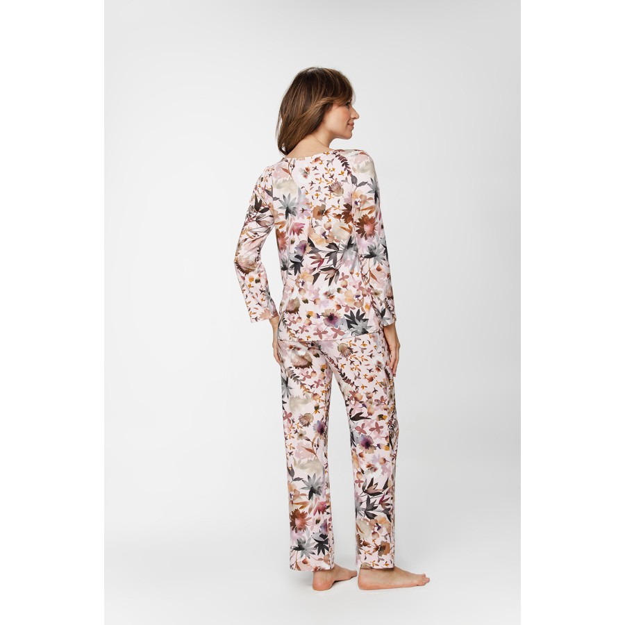 Pijama rosa estampado con corte ajustado, vista lateral